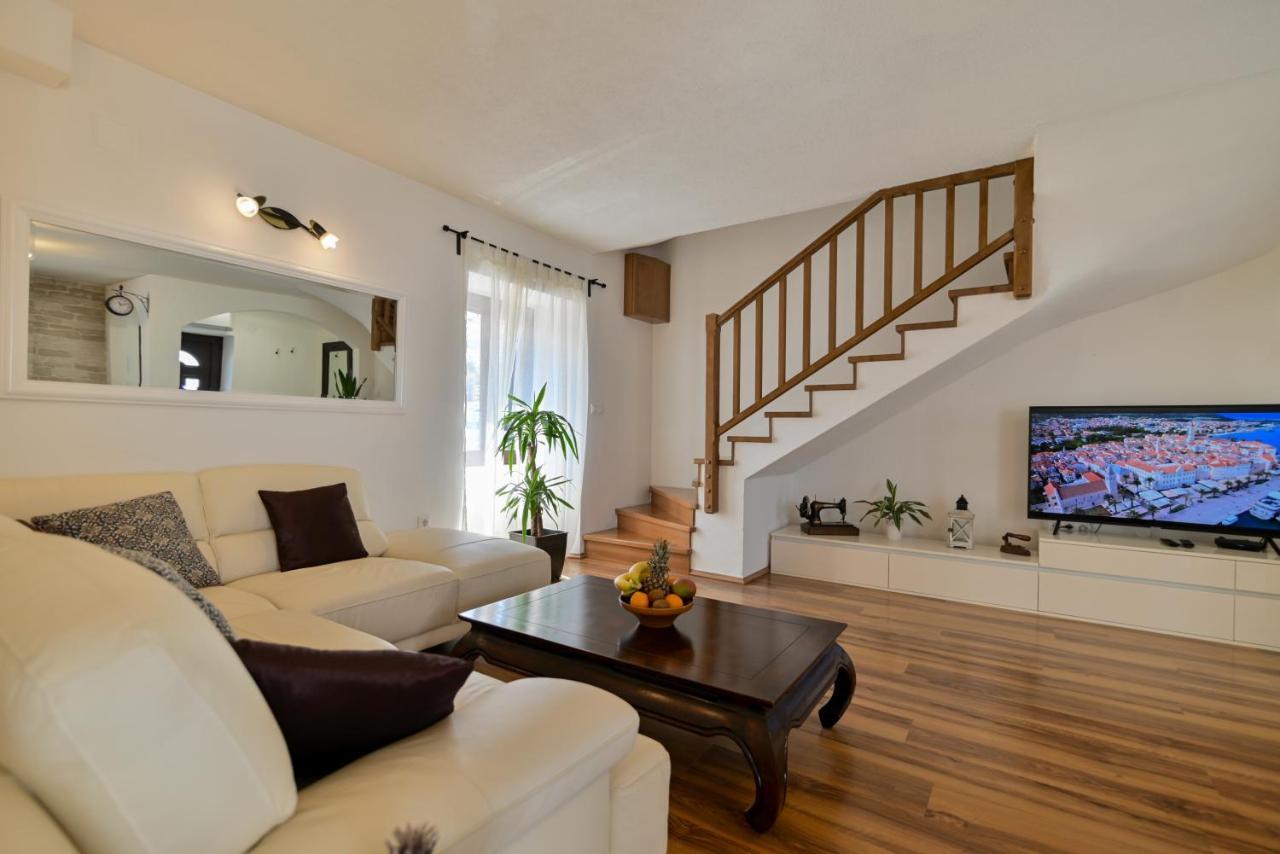 Apartman Ciciliani โตรกีร์ ภายนอก รูปภาพ