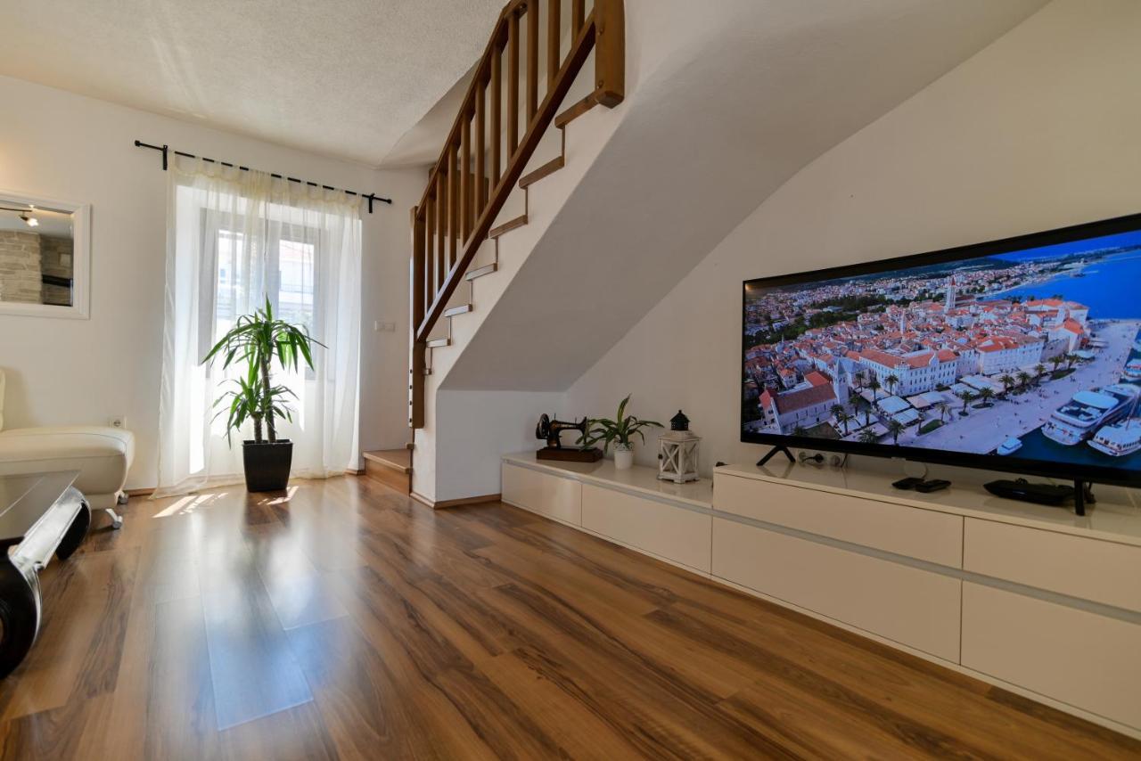 Apartman Ciciliani โตรกีร์ ภายนอก รูปภาพ