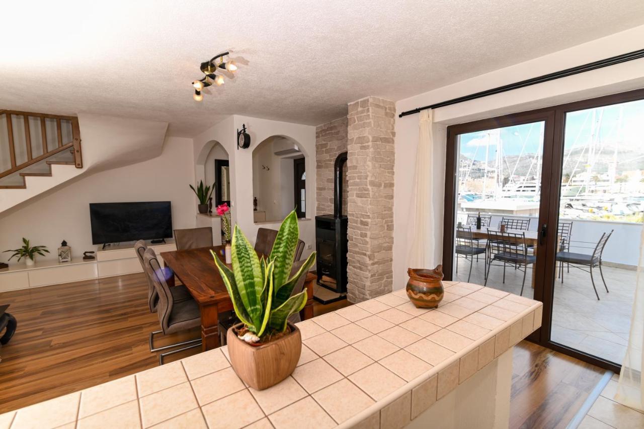 Apartman Ciciliani โตรกีร์ ภายนอก รูปภาพ