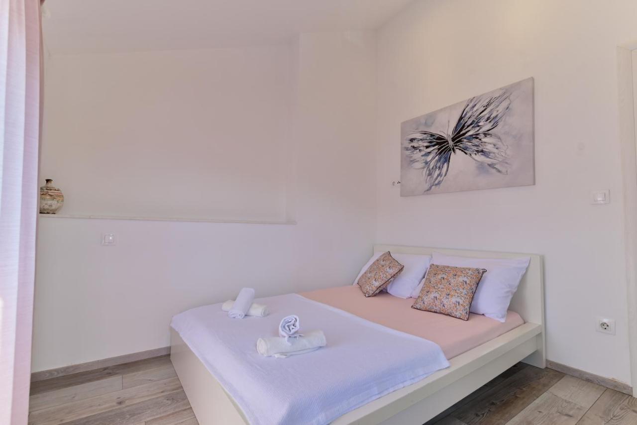 Apartman Ciciliani โตรกีร์ ภายนอก รูปภาพ