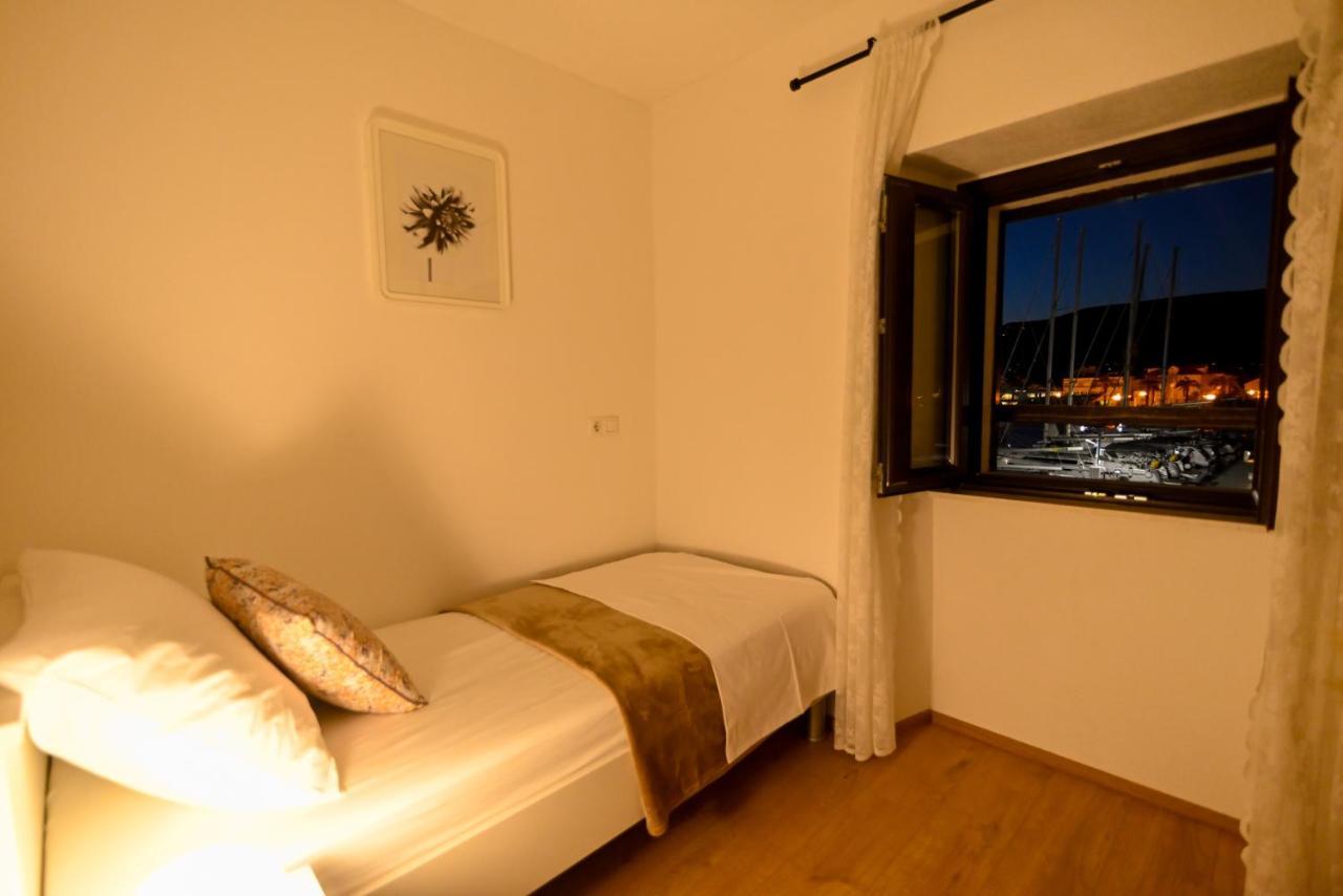 Apartman Ciciliani โตรกีร์ ภายนอก รูปภาพ